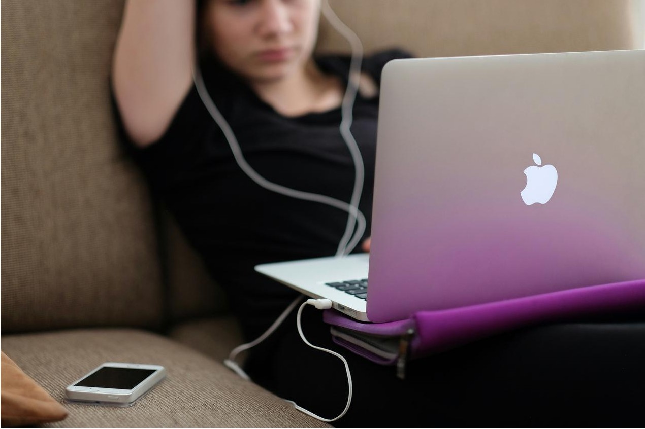 Lead capture section